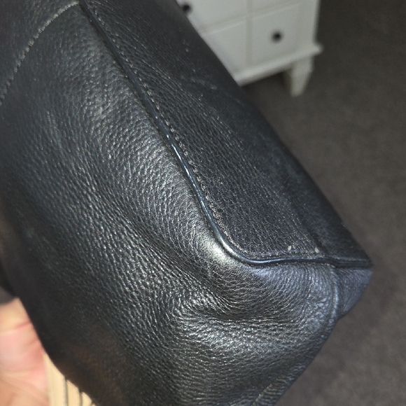 Michael Kors Black and Tan Tote Bag - Picture 9 of 17